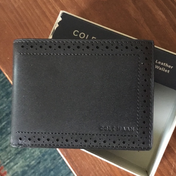 Cole  Haan Men’s Wallet - Picture 2 of 9